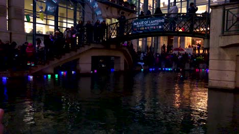 The-release-of-the-Chinese-wish-lanterns-in-the-San-Antonio-Riverwalk-4K30fps