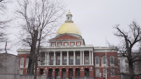 Stabilized-tracking-shot-of-the-Massachusetts-State-House-on-a-cloudy-day