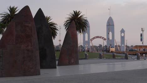 North-sails-sculpture-and-Cunningham-Pier-Geelong,-Eastern-Beach