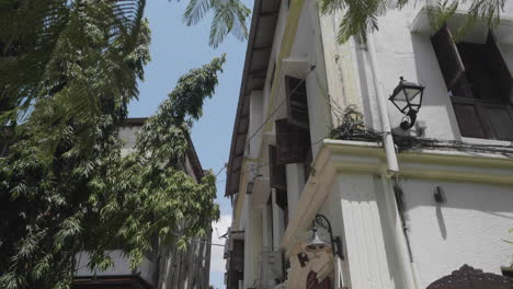 Old-buildings-in-streets-of-Zanzibar-Stone-Town