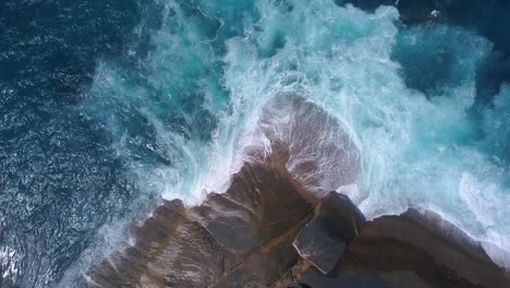 Waves-crashing-against-rocky-Australian-coastline