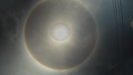 Epic-time-lapse-of-a-halo-around-the-sun