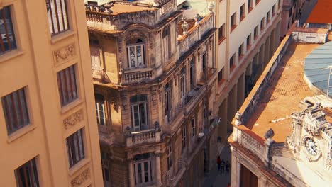 Havana-streets-in-Cuba