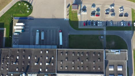 Moderne-Fabrikhallen-Und-Lagerlogistik.-Luftaufnahme