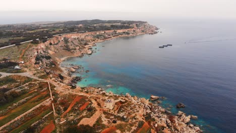 Luftvideo-Aus-Malta,-Mellieha-Bay,-L&#39;arax-Gebiet