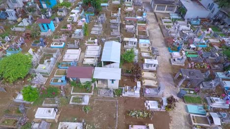 aerial-back-view-with-drone-to-a-cementery-of-Fortín,-Veracruz