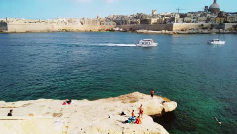 Video-De-Lapso-De-Tiempo-De-Malta,-Lado-Frontal-Valletta-De-Sliema