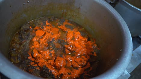 Making-of-Chicken-Curry-in-slow-motion