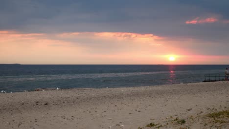 Beatuiful-cloudy-summer-sunset-by-the-beach