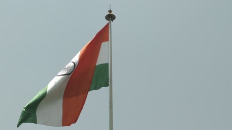 Una-Bandera-India-Ondeando-Orgullosa-Y-Ondeando