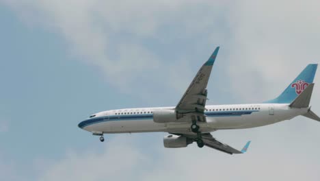 China-Southern-Airlines-Boeing-737-81b-B-5192-Acercándose-Antes-De-Aterrizar-En-El-Aeropuerto-De-Suvarnabhumi-En-Bangkok-En-Tailandia
