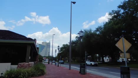 Menschen-Genießen-Einen-Tag-Auf-Dem-International-Drive-In-Orlando,-Florida