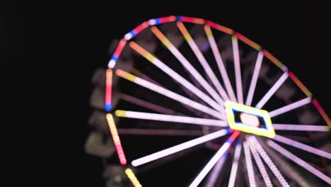 Blurred-background-ferris-wheel-in-a-night-park