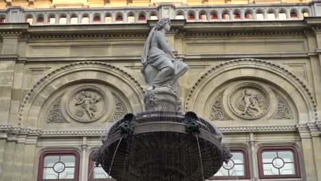 Close-up-of-water-fountain-in-front-of-state-opera-in-Vienna