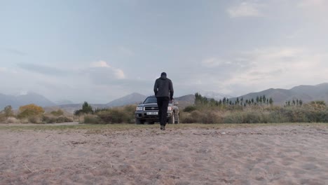 Acampar-Y-Explorar-El-Lago-Issyk-kul-En-Kirguistán