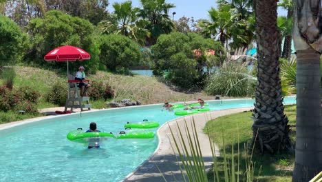 Kids-and-adults-enjoying-summer-break-at-California-Great-America's-Boomerang-Bay-Water-park