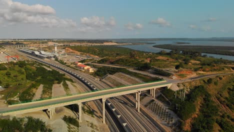 La-Terminal-De-Tren-Expreso-De-Madaraka-Y-Vías-En-Mombasa,-Kenia