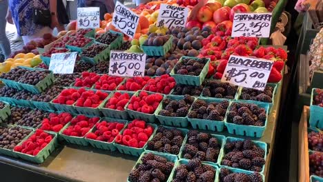 Fresh-fruits-from-local-farms-sold-at-the-famous-Pike's-Place-Marketplace-in-Seattle,-Washington