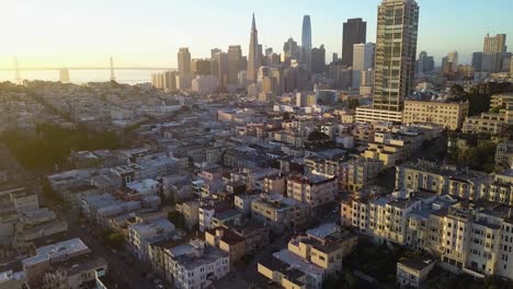 Dolly-In-While-Panning-Down-in-Downtown-San-Francisco-during-Sunrise---4k