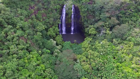 Aerial-view-of-hawaiian-waterfall