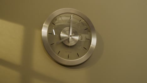 Wall-clock-in-the-morning-at-an-office