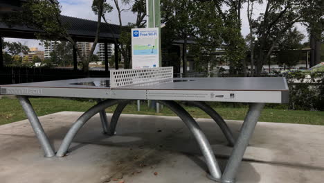 Tischtennisplatte-Des-Stadtrats-Von-Brisbane