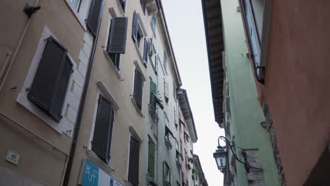 Innenstadt-Von-Riva-Del-Garda,-Italien