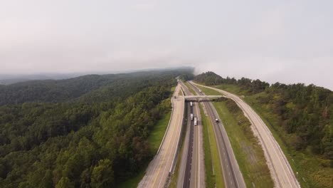 Aerial-View-Of-The-Rarity-Mountain-Rd-In-Tennessee,-USA---Aerial-Drone-Shot