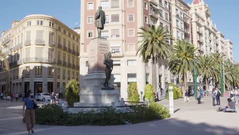 Málaga,-España---Estatua-Del-Marqués-De-Larios-En-City-Street