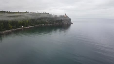 aerial-view-of-Split-rock-lighthouse-state-park-on-north-shore-minnesota,-lake-superior