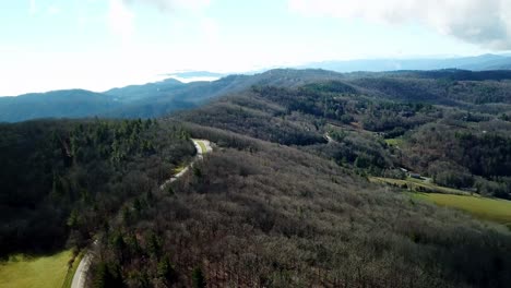 Aerial-Push-Blue-Ridge-Parkway-near-Blowing-Rock-NC,-Blowing-Rock-North-Carolina,-Boone-NC,-Boone-North-Carolina