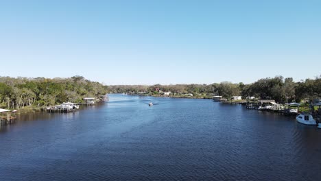 Häuser-Von-Riverview,-Florida-Am-Alafia-River