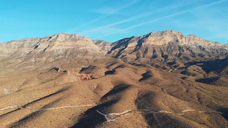 Malerische-Fahrt-Durch-Den-Red-Rock-Canyon-In-Der-Nähe-Von-Las-Vegas,-Nevada