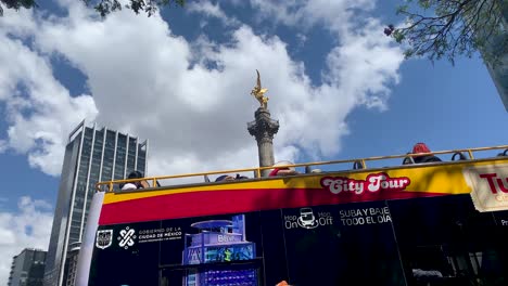 Timelapse-at-Angel-de-la-independencia-in-Mexico-city