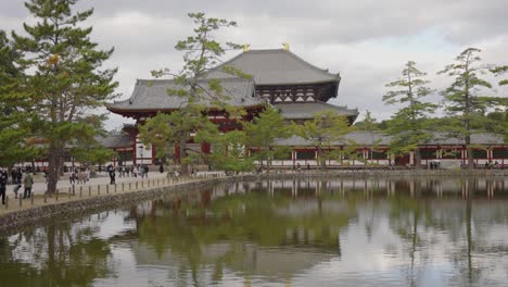 Todaiji-temple-and-pond-in-Nara-Japan,-Overcast-Cloudy-Weather,-Japan