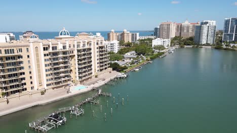 beautiful-fast-moving-aerial-of-downtown-Sarasota,-Florida,-and-the-apartments-and-condominiums-of-Golden-Gate-Point