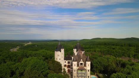 Flying-to-and-through-Castle-Gwynn-located-in-Arrington,-Tennessee