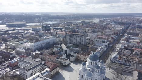 Luftaufnahme:-Aufschlussreiches-Kaunas-Panorama-Mit-Dem-Fluss-Nemunas-Und-Der-Kirche-St