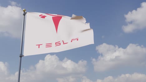 Flagge-Mit-Tesla-Logo-Flattert-Im-Wind-An-Einem-Bewölkten-Tag-In-Austin,-Texas