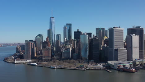 An-aerial-view-of-New-York-Harbor-on-a-sunny-day-with-blue-skies