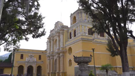 La-Merced-Kirche-In-Antigua,-Guatemala