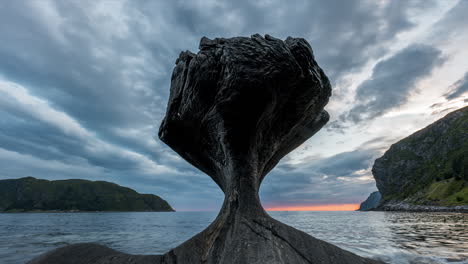 Mushroom-shape-Kannesteinen-Rock-At-Sunset-In-Maloy,-Norway