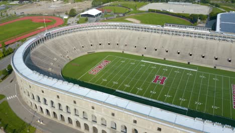 Vogelperspektive-Auf-Das-Fußballstadion-Der-Harvard-University