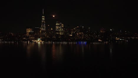 Skyline-Von-New-York-Bei-Nacht