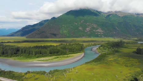 4K-Video-of-Glaciers-near-Anchorge,-Alaska-During-Summer