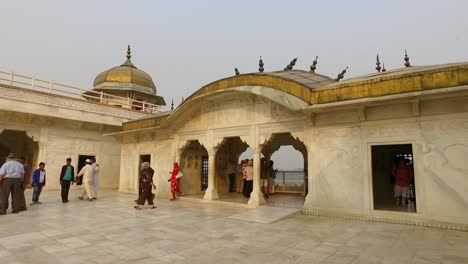 El-Shish-Mahal,-También-Conocido-Como-El-Palacio-De-Cristal-En-El-Fuerte-De-Agra,-India,-Con-Sus-Revestimientos-De-Mármol-Y-Piedra