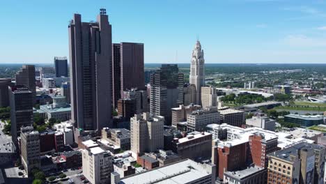 Columbus-Ohio-downtown-skyline-on-a-sunny-day-viewed-from-the-north