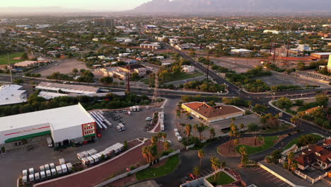 Luftaufnahme-Des-U-Haul-Umzugs-Und-Der-Lagerung-In-Der-Innenstadt-Von-Tucson-In-Arizona