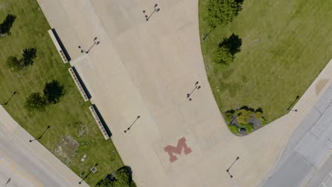 Von-Oben-Nach-Unten-Luftaufnahme-Der-Mizzou-Arena,-Basketball-Der-University-Of-Missouri