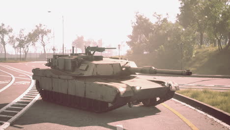 armored-tank-in-big-city